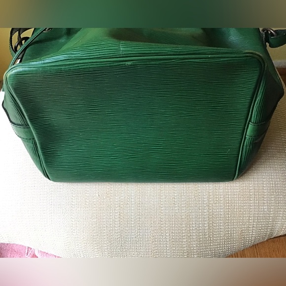 Louis Vuitton Epi Noe Green - Picture 9 of 14